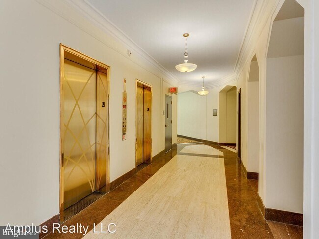 Building Photo - 2737 Devonshire Pl NW