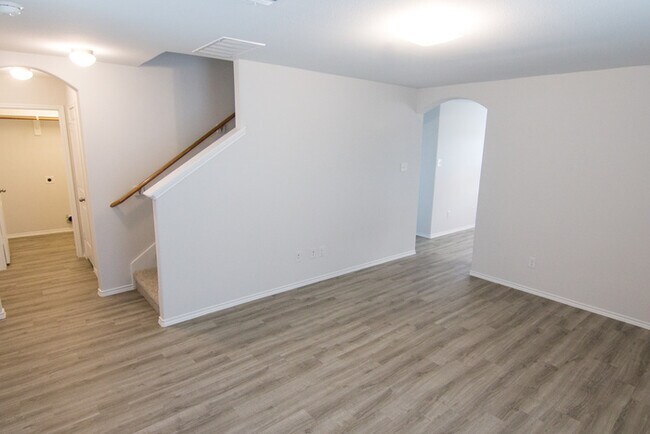 Foto del edificio - 4814 Giant Sequoia Way