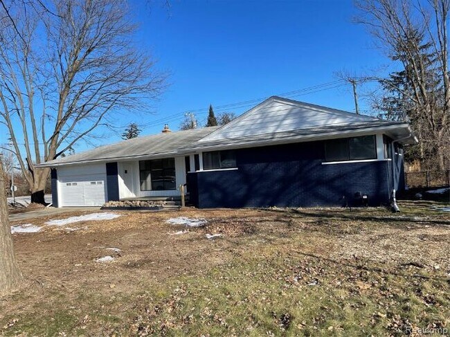 Foto del edificio - 30076 Orchard Lake Rd