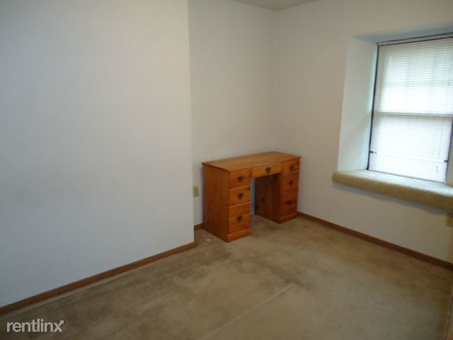 Building Photo - 334 Meyran Ave