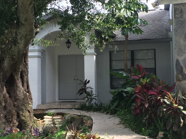 Front Entry - 5462 Colonial Oaks Blvd
