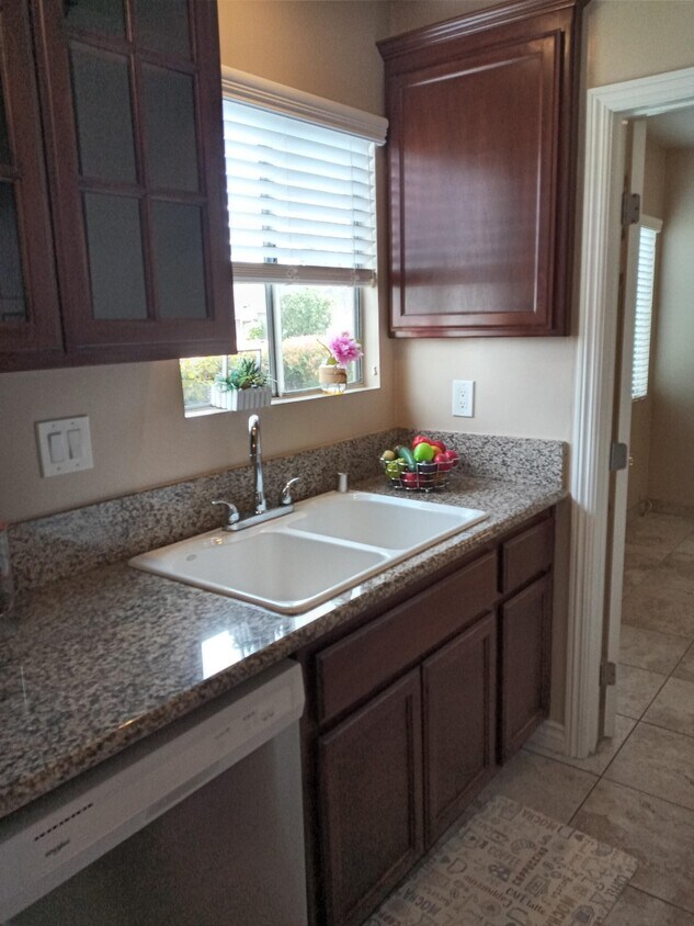 Primary Photo - 425 S Lincoln Pl