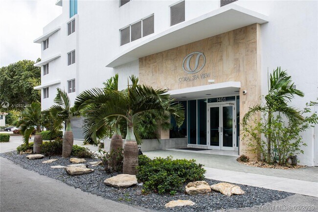 Foto del edificio - 1401 SW 22nd St