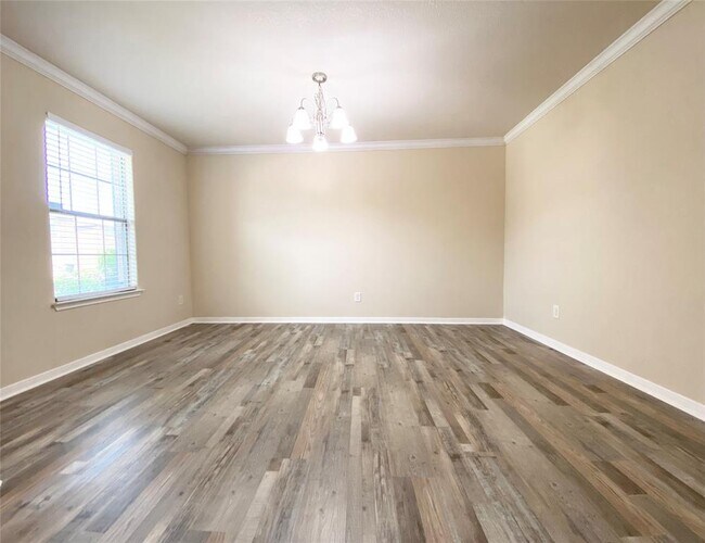 Building Photo - 8119 Yaupon View Dr