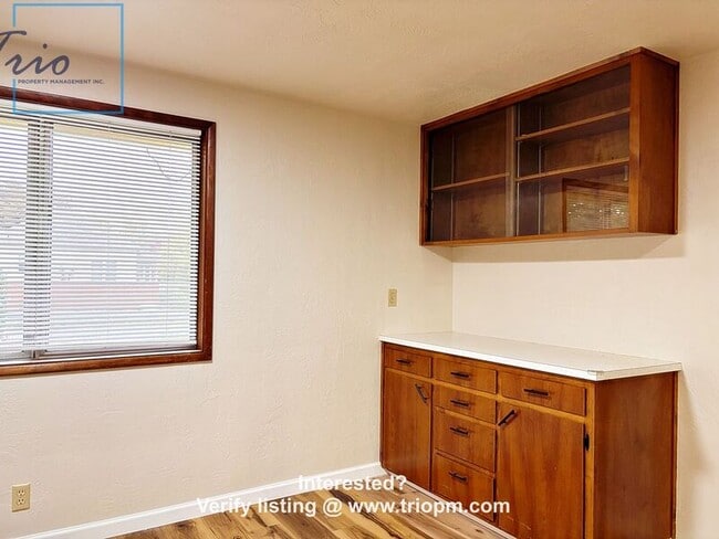 Building Photo - 1029 C St