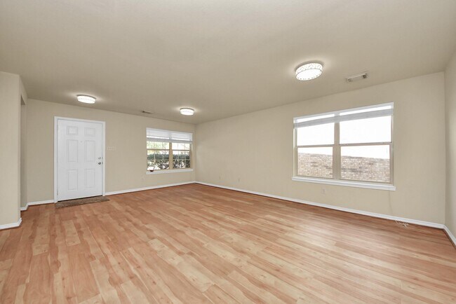 Foto del edificio - 17006 Kemble Creek Dr