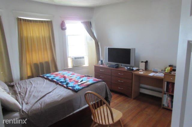 Building Photo - 4 br, 2 bath  - 235 Main St # 3
