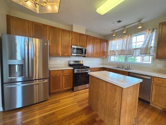Foto del edificio - 4220 Savoy Ln