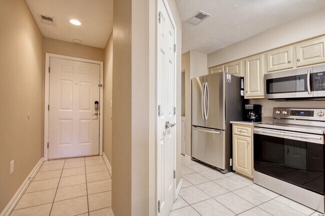 Building Photo - 639 Waterway Village Blvd