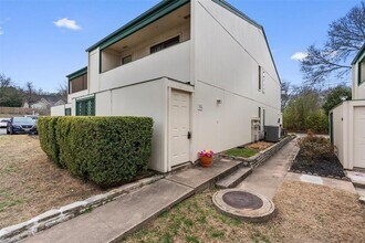 Building Photo - 6718 Silvermine Dr