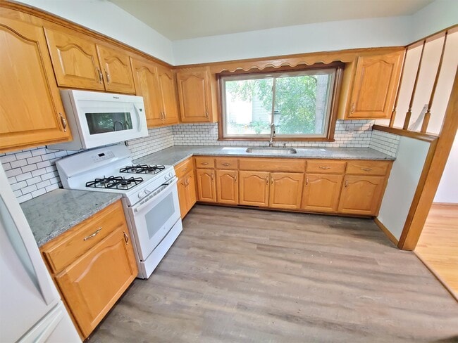 Foto del edificio - 2011 Edgewood Ct SW