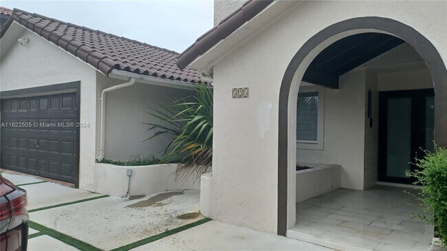 Building Photo - 525 NW 136th Ct