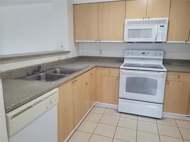 Foto del edificio - 7910 N Nob Hill Rd