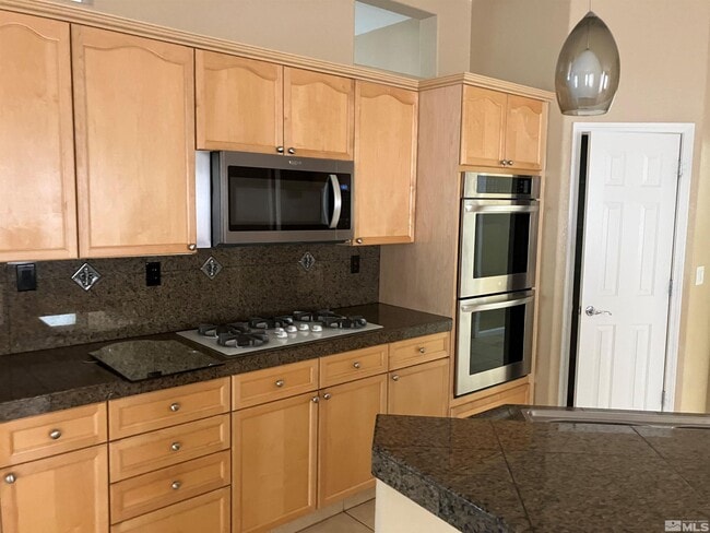 Building Photo - 2135 Kingman Ct