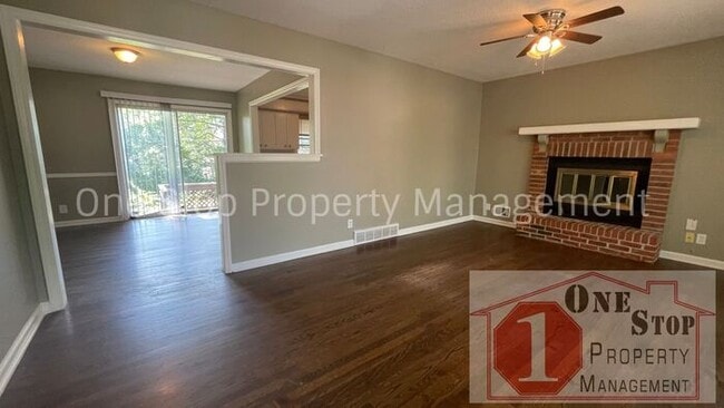 Building Photo - Beautiful 3 Bedroom/ 1.5 Bathroom Home in ...