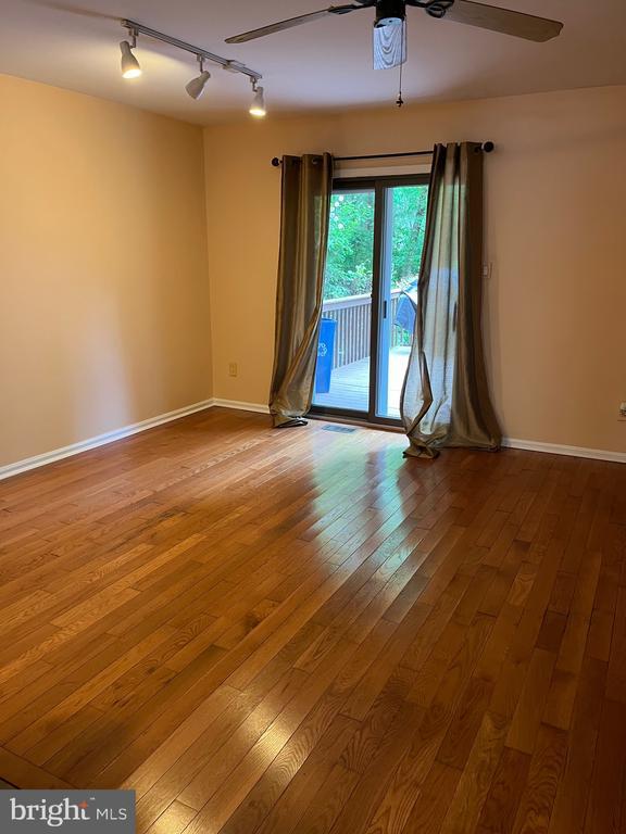 Building Photo - 407 Heatherwood Dr