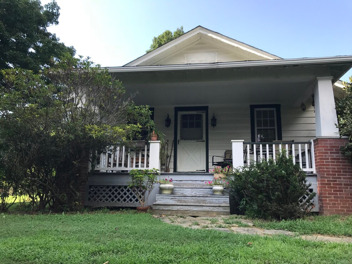 Primary Photo - 385 Merriman Rd