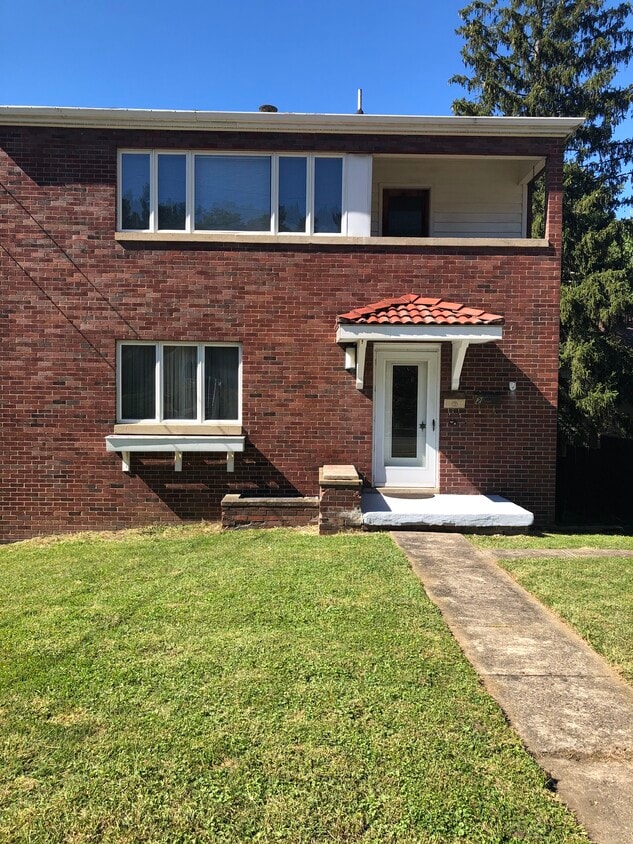 324 S High St Unit Great near downtownPRT, WV 26501 324 S