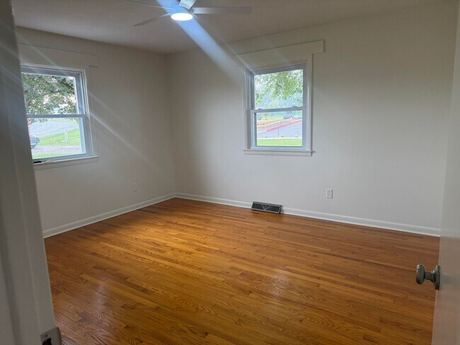 Foto del edificio - 2775 Ridgedale Rd
