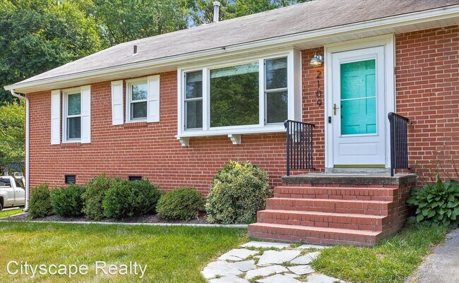 Foto del edificio - 3 br, 1 bath House - 2109 Rainbow Drive