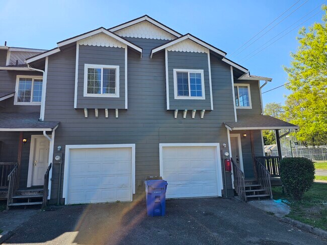 Building Photo - 2411 Conger Ave NW