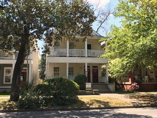 Building Photo - 825 E Henry St