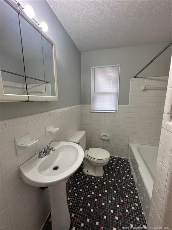 Building Photo - 1051 Rulnick St