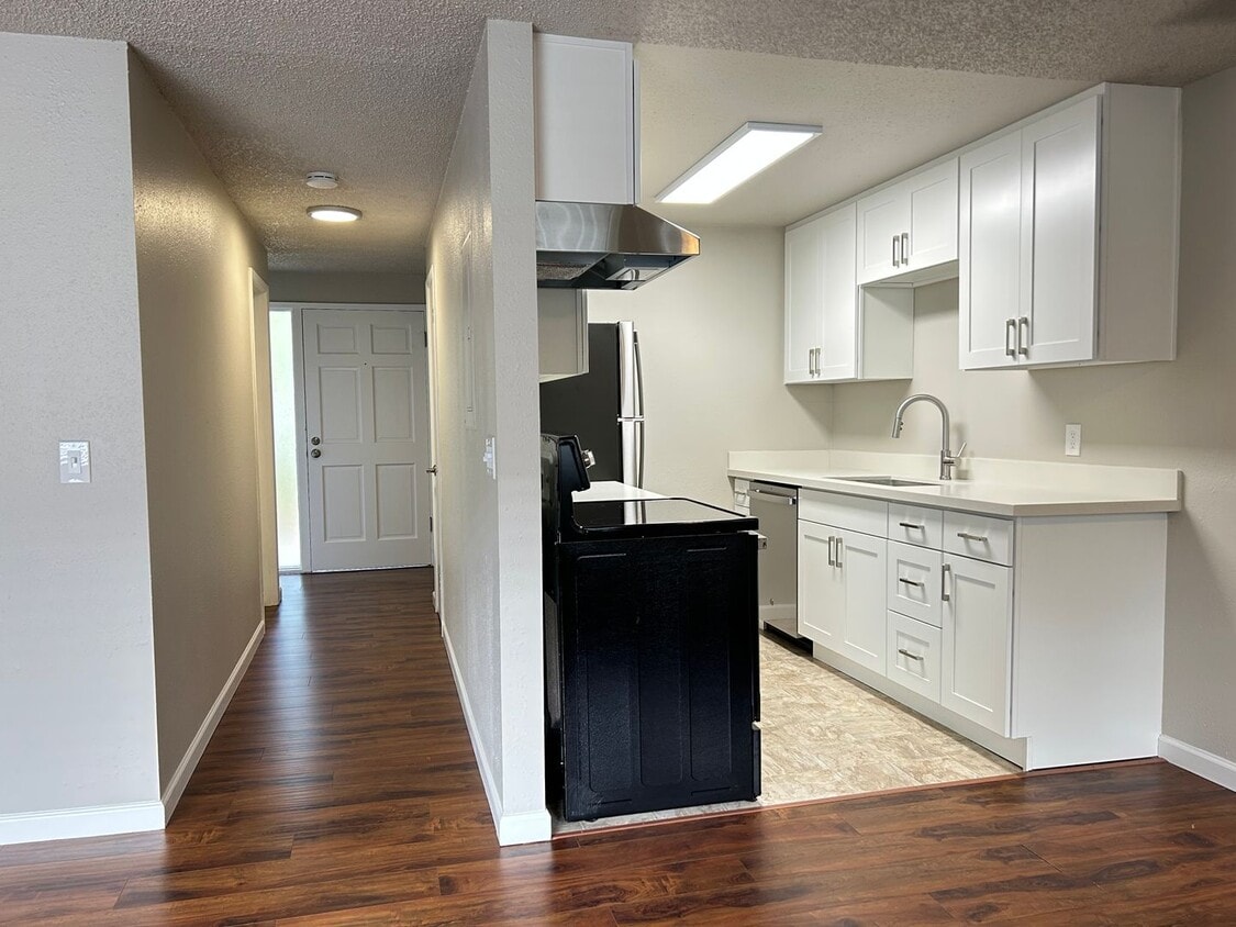 421 Ambaum Blvd SW Unit 102, Burien, WA 98166 Room for Rent in