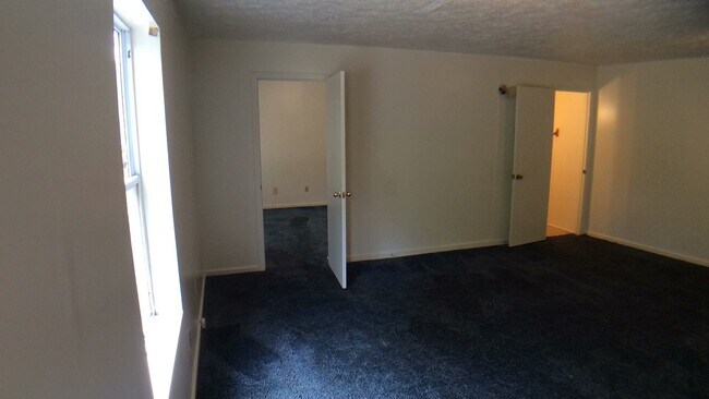Foto del edificio - Christiansburg, 1 BR / 1 BA, Available soon!