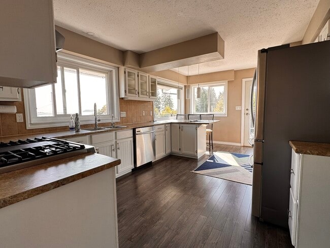 Building Photo - 4786 Kilmarnock Dr