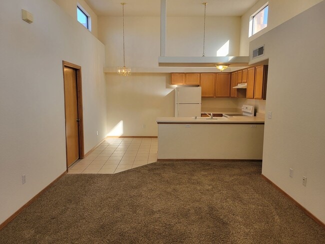 Building Photo - Townhouse in the Pines ***COMING SOON*** WILL PROCESS APPILCATIONS ON 3/5/26***