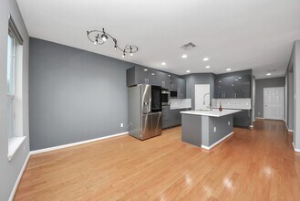 Building Photo - 10062 Hillside Bayou Dr