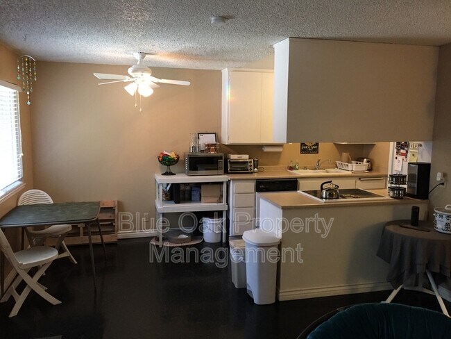 Foto del edificio - 1412 N Cherry St