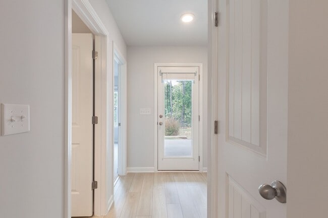 Foto del edificio - Newly Constructed 4bd/3.5ba Minutes From Airport and Under 2 Mi. From Downtown Hapeville!