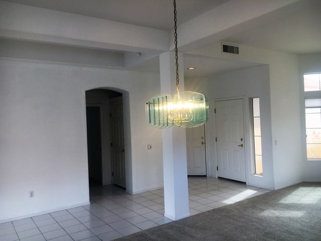 Building Photo - 13972 N Trade Winds Way