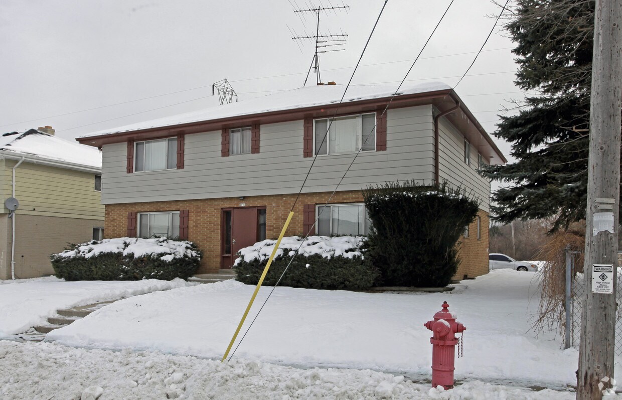 Building Photo - 4057 28th Ave