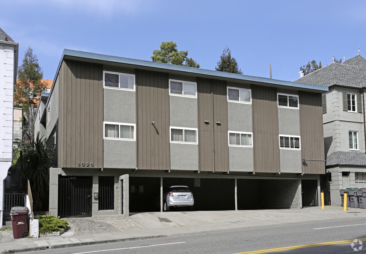Primary Photo - 3025 Park Blvd