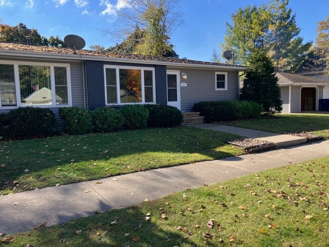 Foto del edificio - 617 Sterling Ave