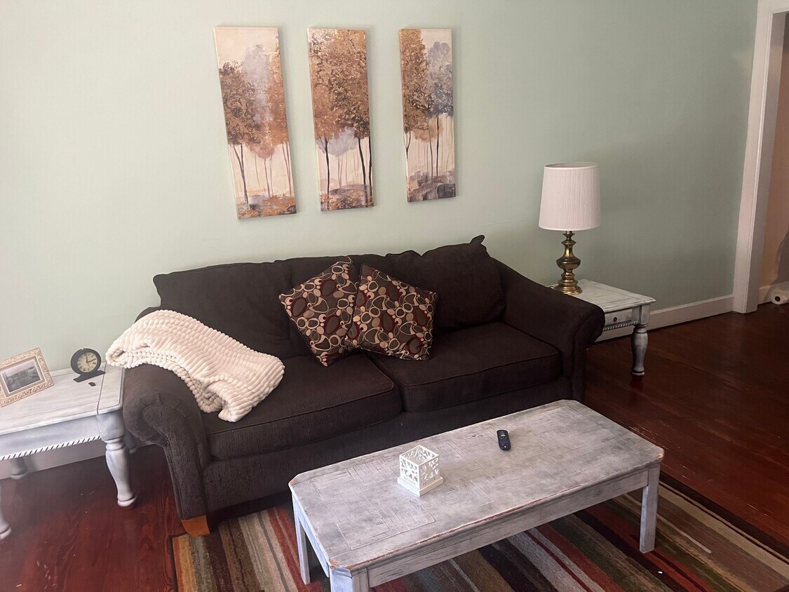 Foto principal - 208 Sutton St