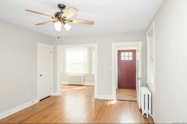 Living Room - 49 New Broadway