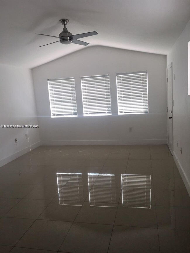 Foto del edificio - 10500 SW 155th Ct