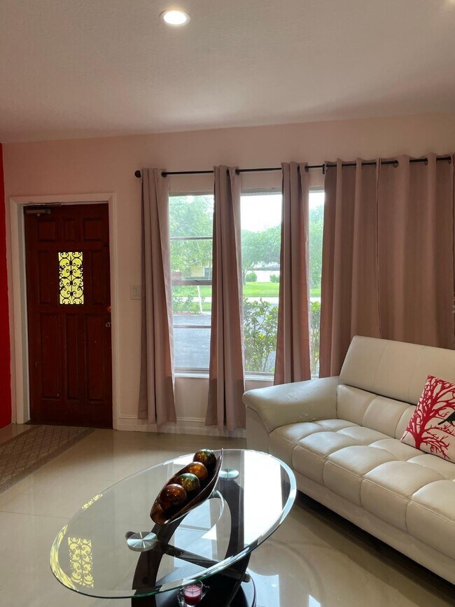 Foto del edificio - 11440 NW 39th St
