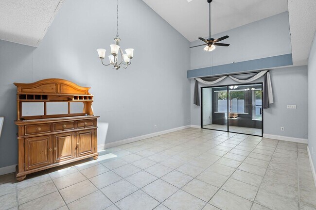 Building Photo - Sandpoint Blvd