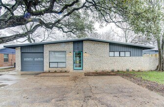 Building Photo - 4707 Menchaca Rd