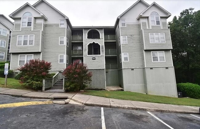 Building Photo - 974 Stewarts Creek Dr