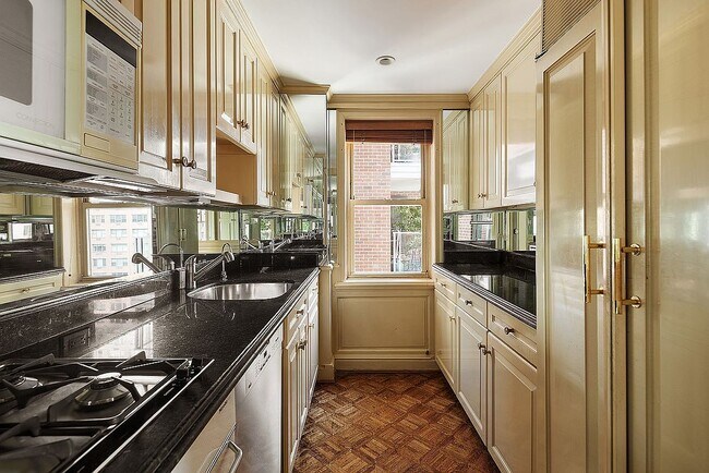 Foto del edificio - 50 Sutton Pl S