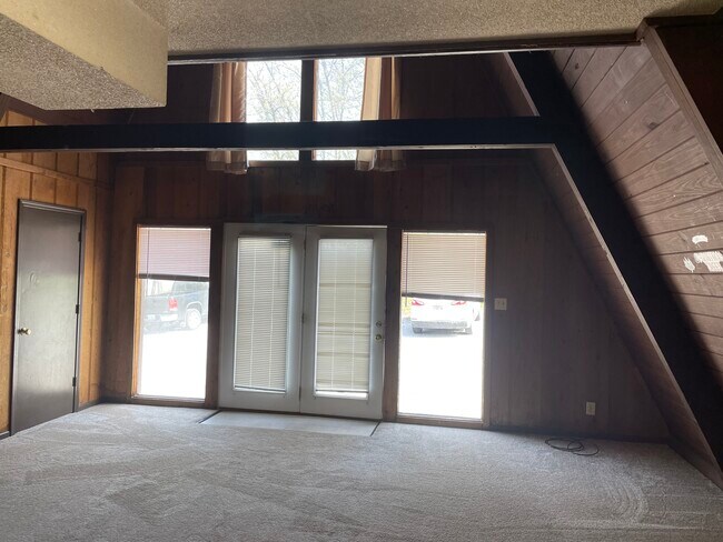Foto del edificio - 3102 Alpine Dr
