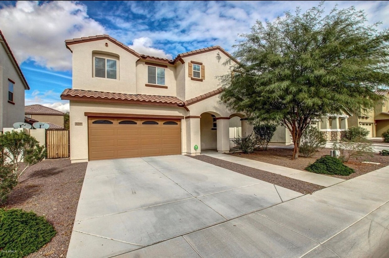 Foto principal - Beautiful 4BR Gated Home in Lehi Crossing ...