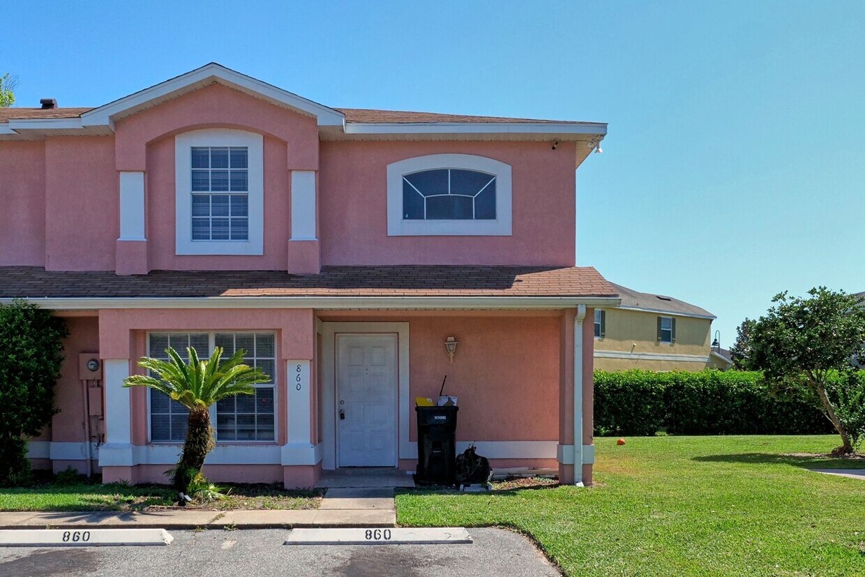 Primary Photo - Nice 3 bedroom /2 bath 2 story townhome at...