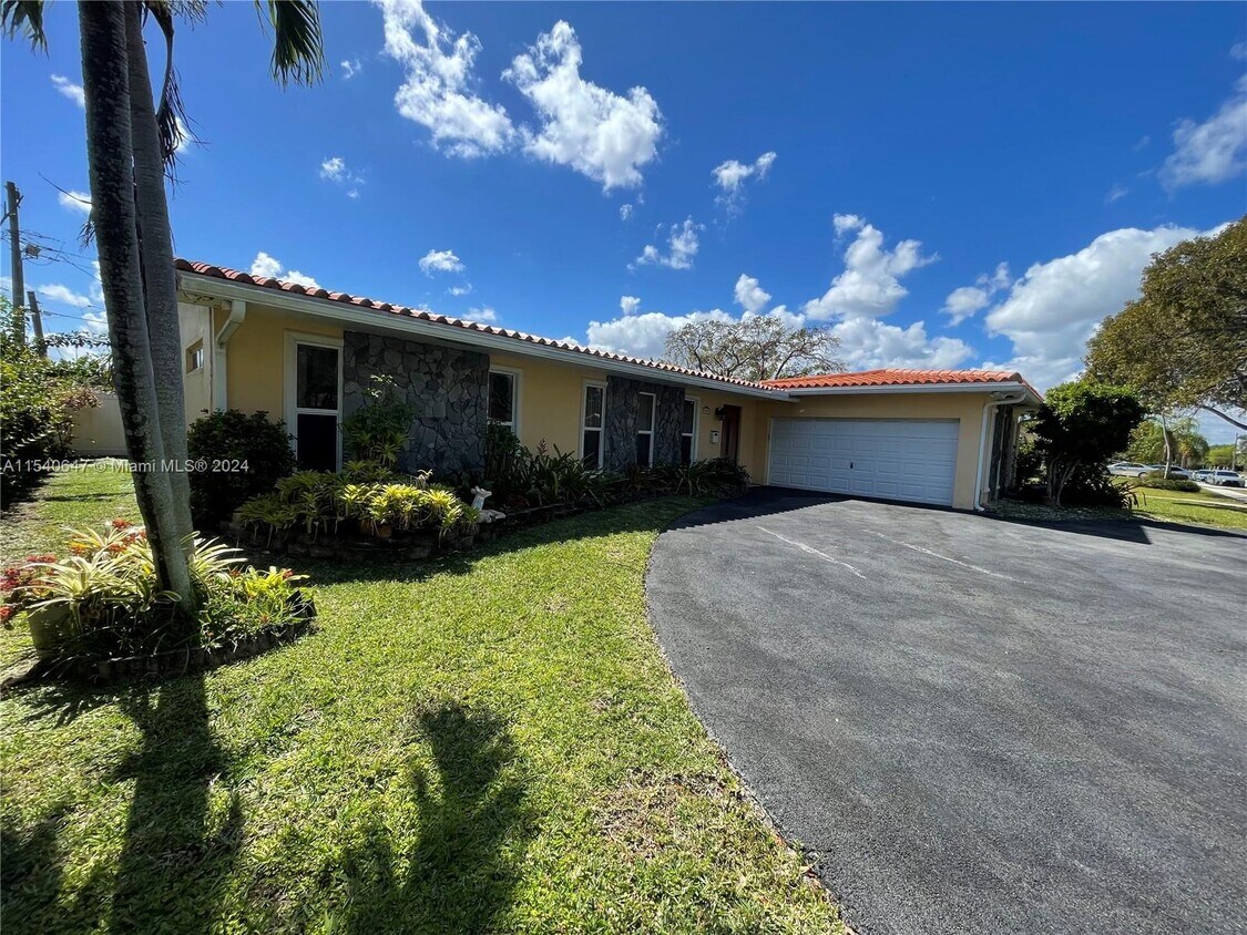 1220 Rodman St, Hollywood, FL 33019 House Rental in Hollywood, FL